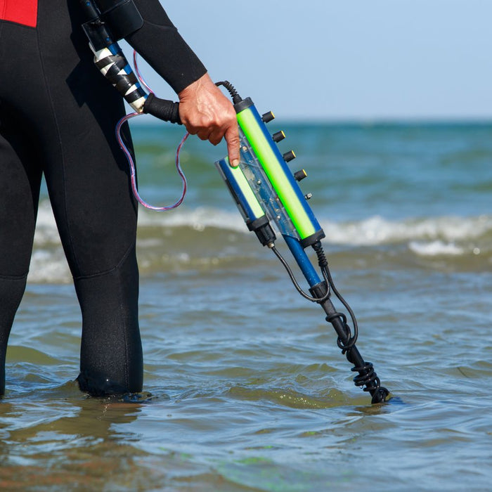 5 Tips for Using a Metal Detector in the Water