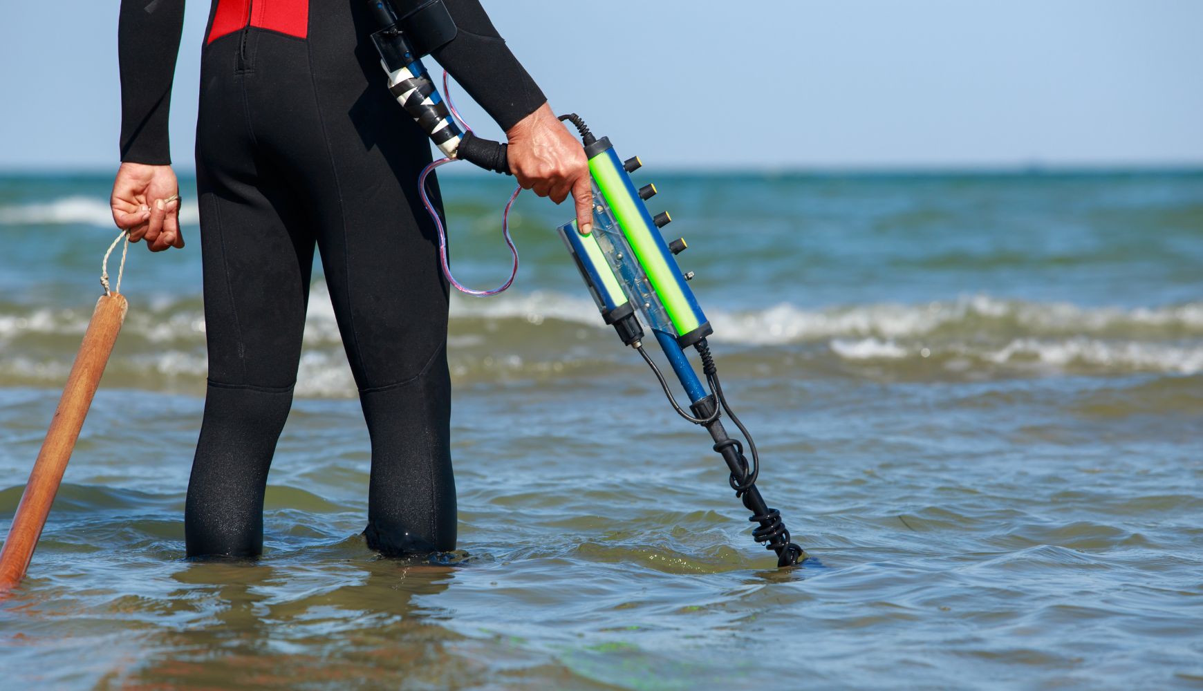5 Tips for Using a Metal Detector in the Water
