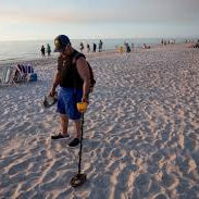 All About Metal Detecting Beaches